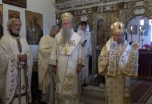 Doček moštiju sv. Kirila dalmatinsko-bokeljskog u crkvi Svetog Nikolaja Mirlikijskog Čudotvorca u Baošićima