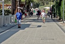 У току снимање канализационог колектора у трупу шеталишта у Игалу