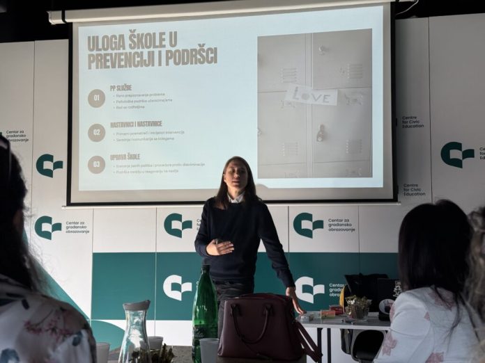 6_Obuka_homofobno-vrsnjasko-nasilje-1024x768