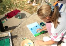 Креативни колажи и љубав према природи на радионицама атељеа „Сунце“