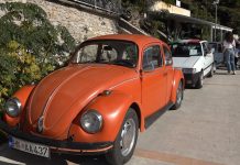 Izložba starih automobila okupila veliki broj učesnika i građana