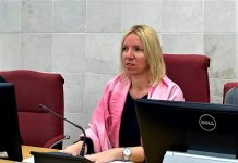 Празнични пакети за 320 породица слабијег материјалног статуса