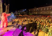 Sjajna atmosfera u Tivtu za doček Nove godine