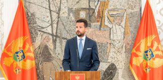 Милатовић упутио Предлог за промјену Устава, како би недеља и празници остали нерадни