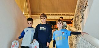 Новогодишњи пакетићи за младе фудбалере Игала и Обилића