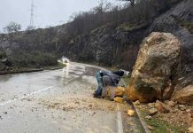 Одрон на путу Мељине – Петијевићи, возачи опрез!
