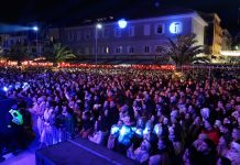 Јелена Розга синоћ одушевила Тивћане и госте