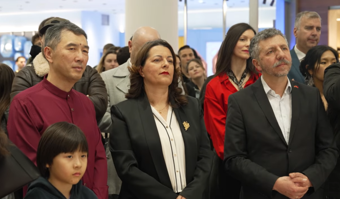 Čen Sijufeng,Tamara Vujović, Gligo Tomanović