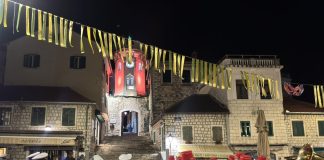 Подизање заставе на Сат кули означило почетак 57. Празника мимозе