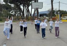 Ученици ОШ „Илија Кишић“ учествовали у Међународном догађају „Бубњеви за мир“