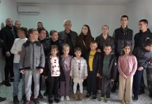 Најава, „Море и залеђе“: Бивши и садашњи ученици организовали испраћај за учитеља Стевицу Барјактаревића