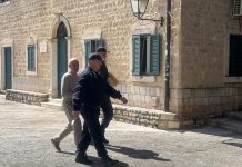 Поповићу одређено задржавање у трајању од 72 сата, Велаш пуштен из притвора