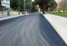 Асфалтиране улице у Игалу и на Топлој