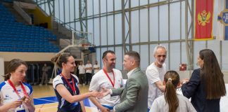 „Лука Бар“ честитала титулу одбојкашицама Херцег Новог