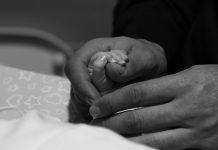 Очеви од данас имају право на десет дана одсуства након рођења дјетета