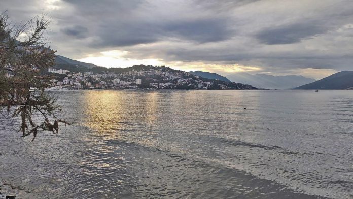 Dobro jutro, odlacno, pogled na Lusticu i Toplu 3, maj 2026