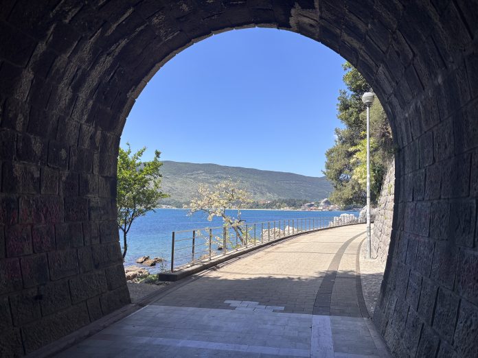Dobro jutro tunel