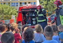 Ватрогасци херцегновским малишанима представили опрему и посао спасилаца